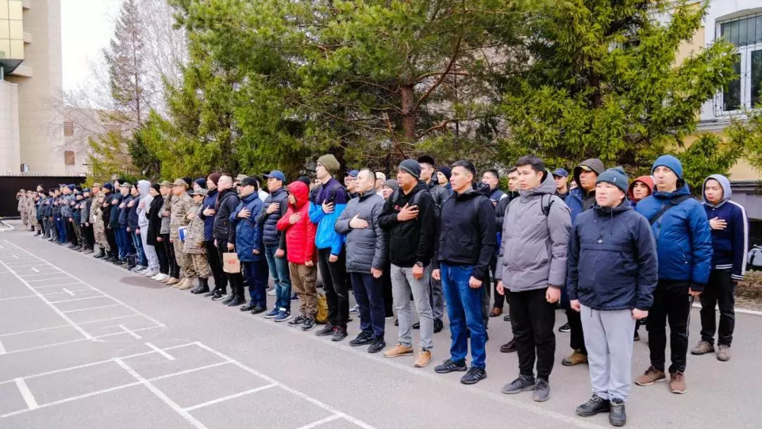 Более 100 офицеров запаса столицы отправили на воинские сборы