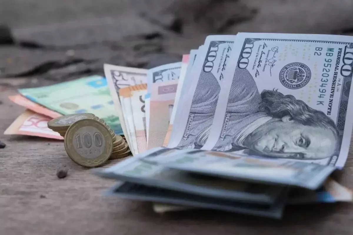 Доллар ощутимо подорожал в обменниках РК 17 апреля