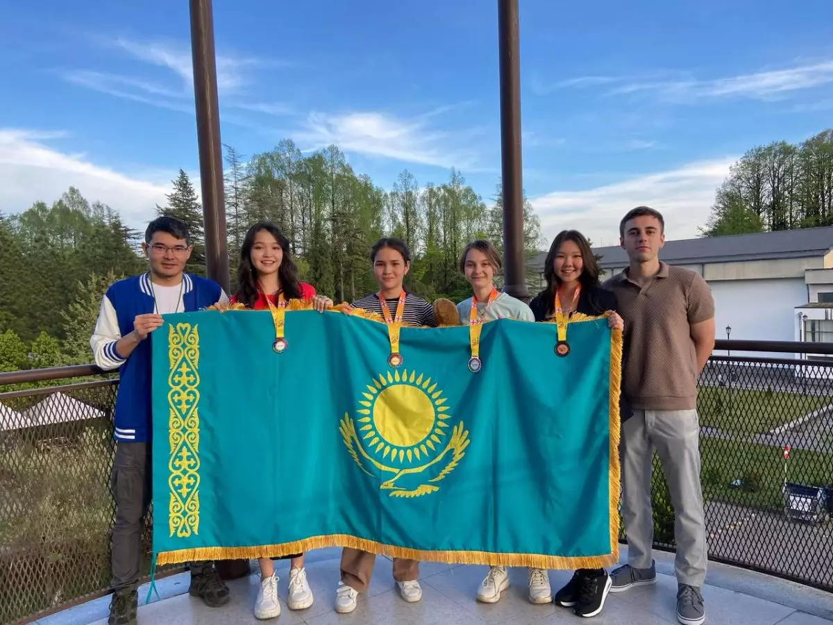 Казахстанские школьницы выиграли четыре медали на Международной математической олимпиаде EGMO-2024