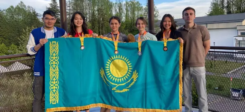 Четыре медали на международной олимпиаде по математике завоевали школьницы из Казахстана