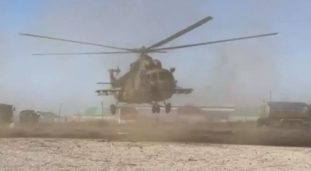 Девять человек сняли летчики с вышки во время наводнения в Актюбинской области