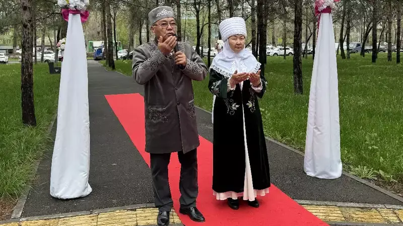 В Алматы открыли новую аллею
