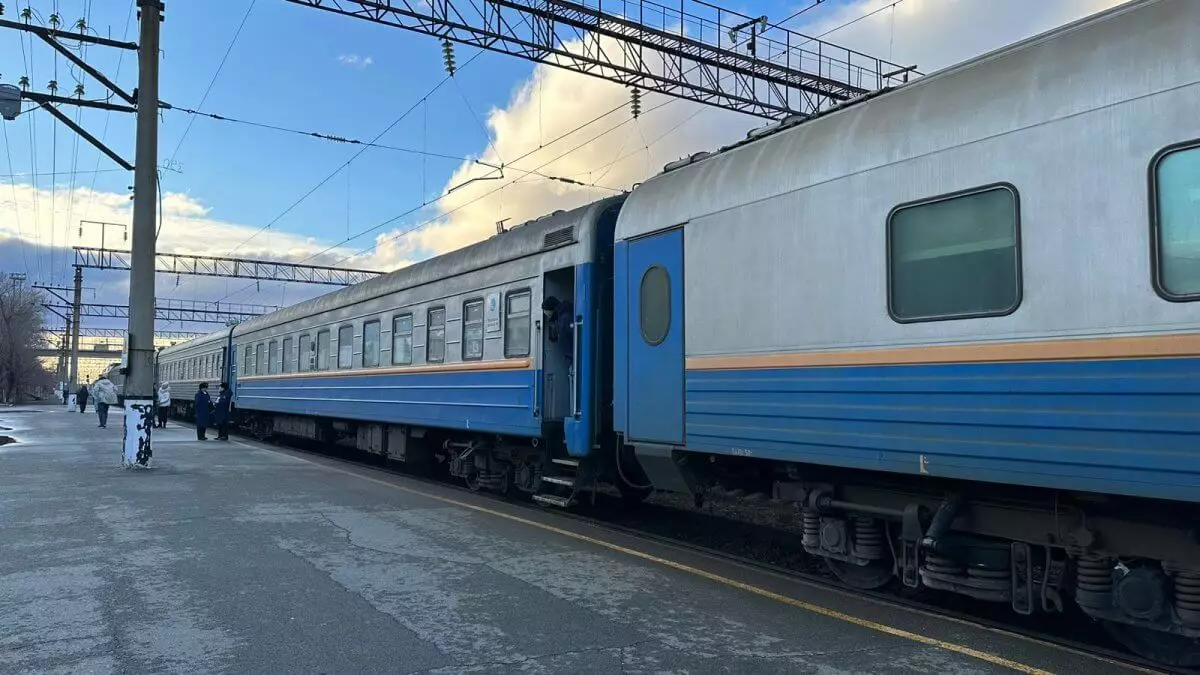 Дополнительный поезд по маршруту Алматы-Атырау запустил КТЖ
