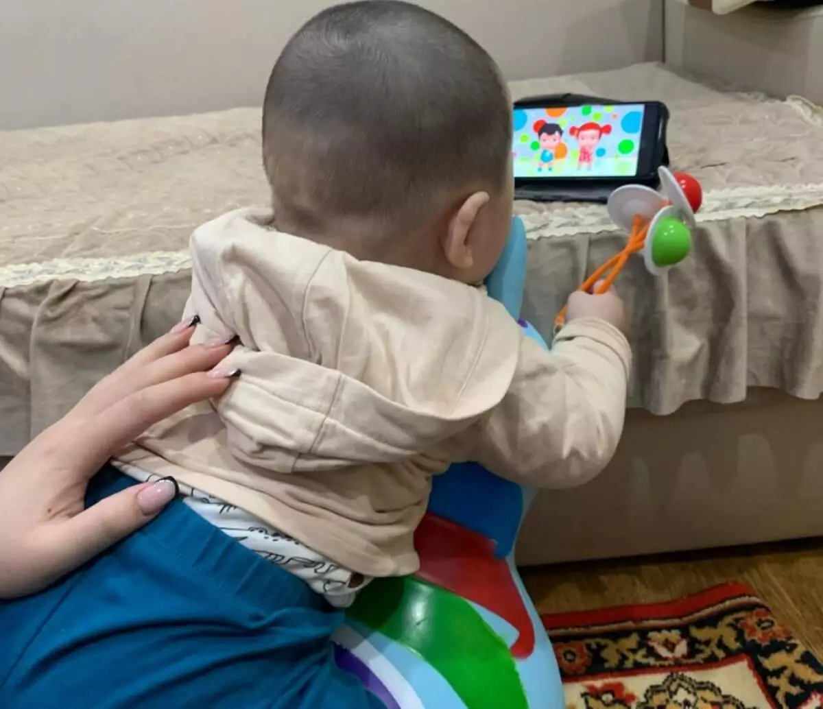 Будут ли у казахстанцев забирать детей за некупленный смартфон, рассказал омбудсмен