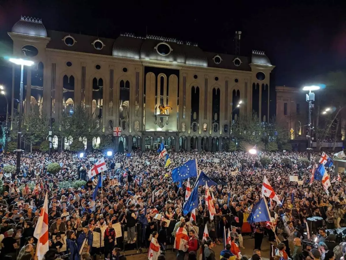 Митинги в Грузии: протестующие требуют встречи с премьер-министром