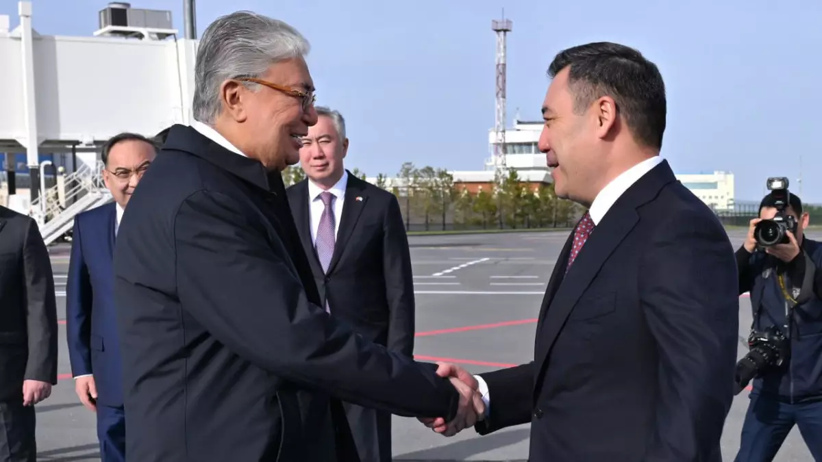 Касым-Жомарт Токаев встретил в аэропорту Астаны президента Кыргызстана