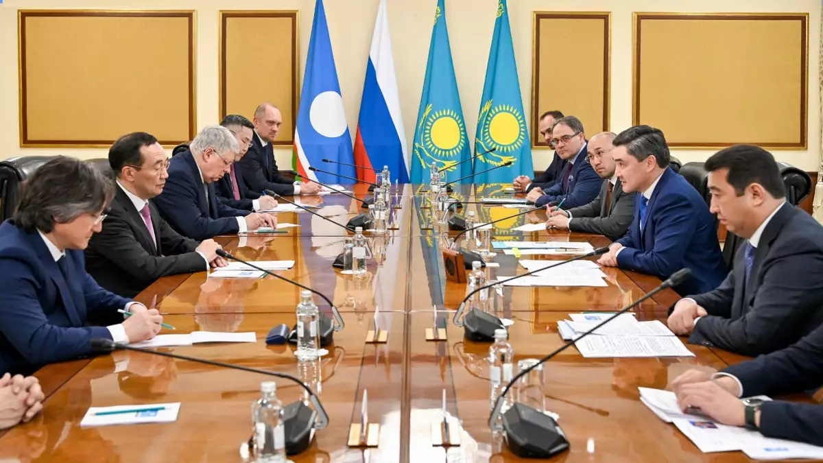 Олжас Бектенов и глава Республики Саха обсудили торгово-экономическое сотрудничество