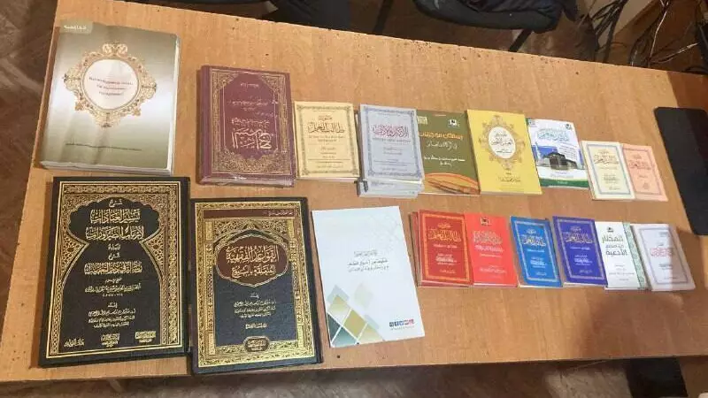35 книг религиозного содержания изъяли у авиапассажира в Туркестане
