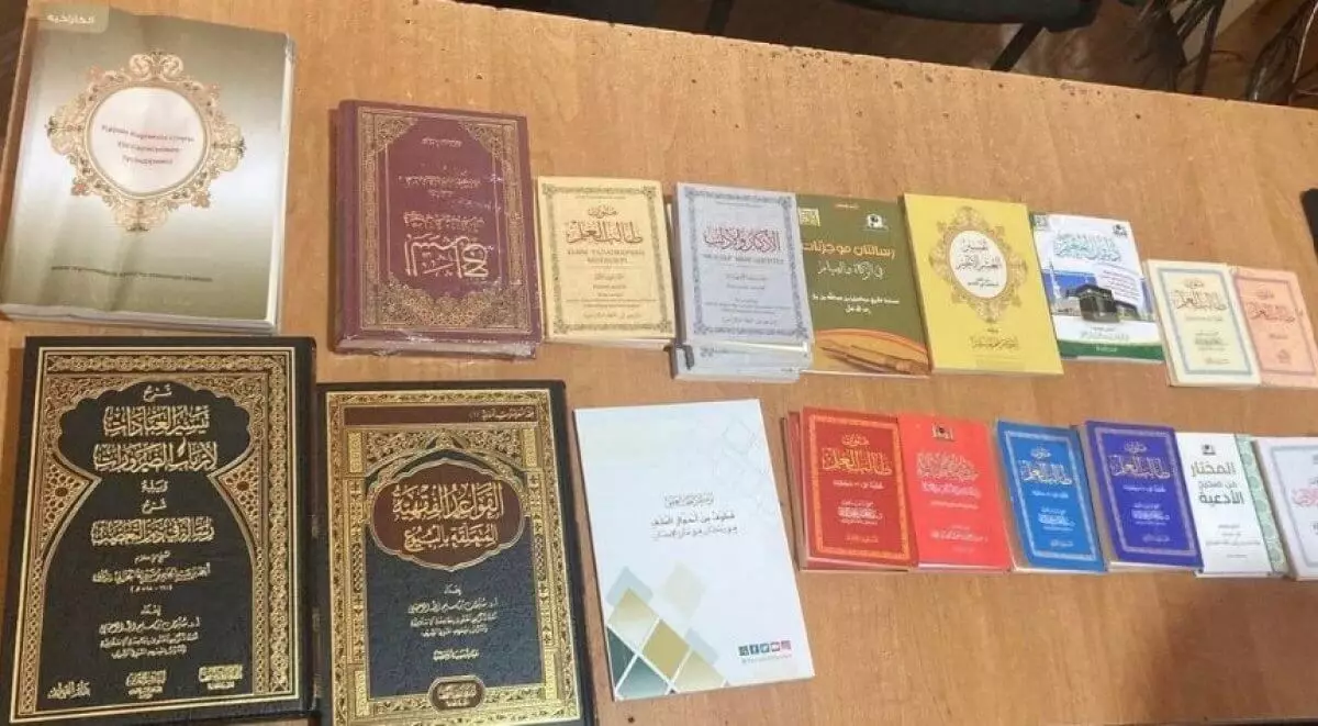 Казахстанец привез самолетом религиозные книги из ОАЭ и был оштрафован в Туркестане