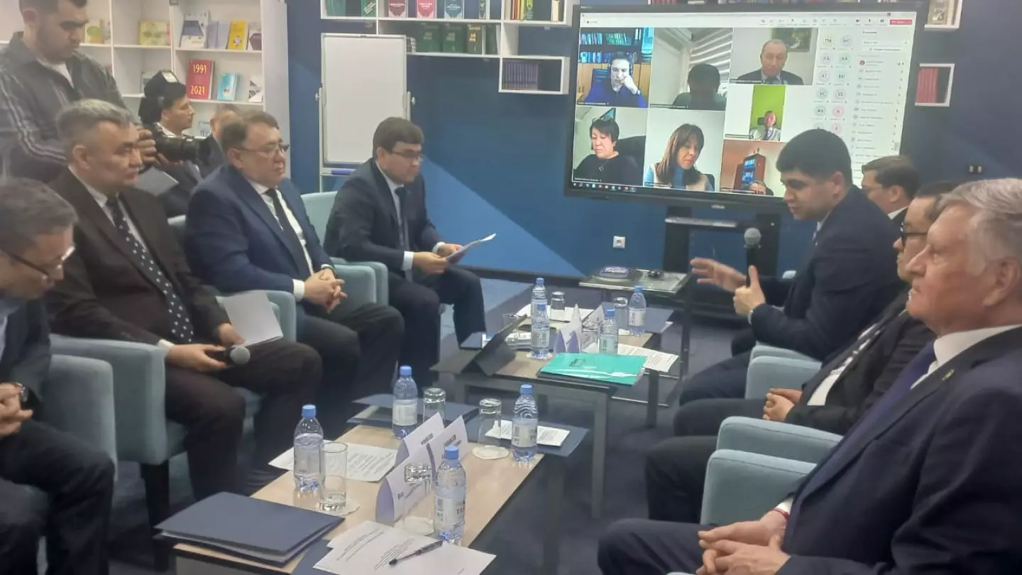 Эксперты Казахстана предлагают оценить работу чиновников
