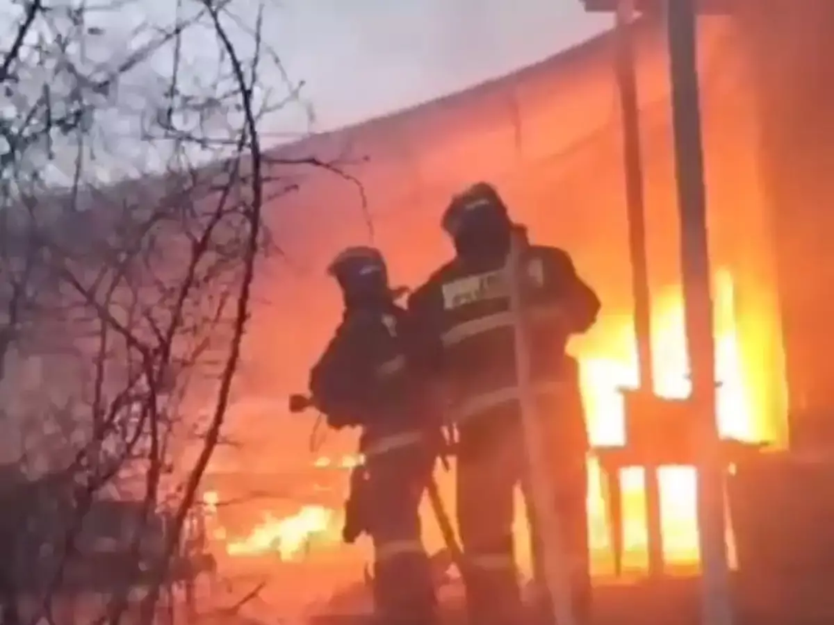 В Костанае произошел пожар в металлическом контейнере