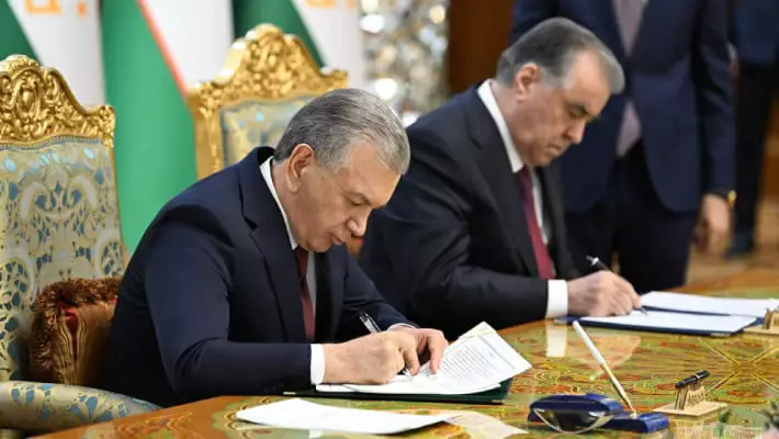 Мирзиёев и Рахмон подписали договор о союзнических отношениях