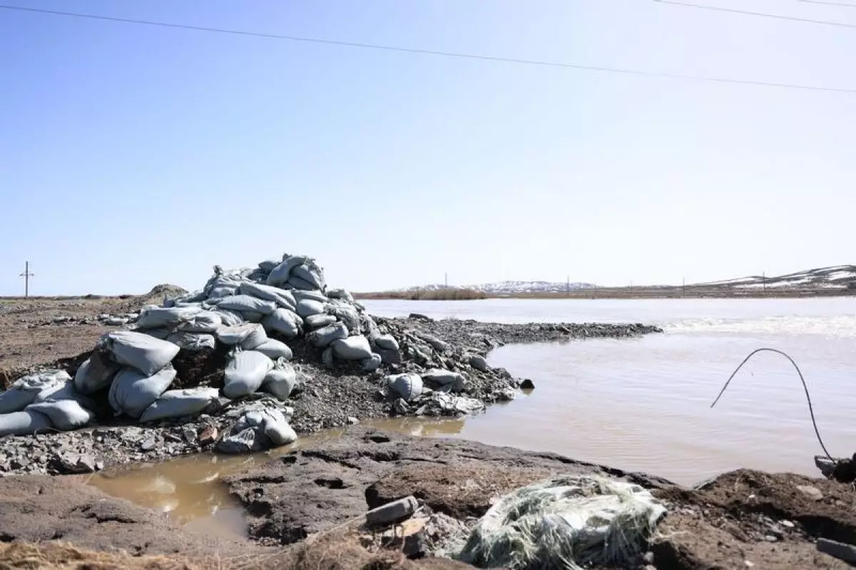 Около 2,4 млрд тенге выплатили пострадавшим от паводка казахстанцам