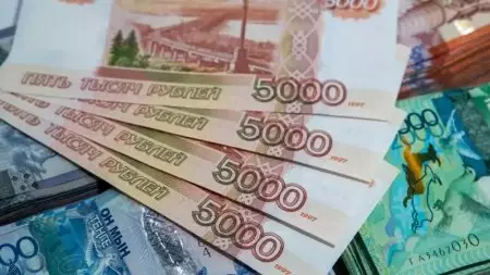 Почему российский рубль дешевеет к тенге с начала года