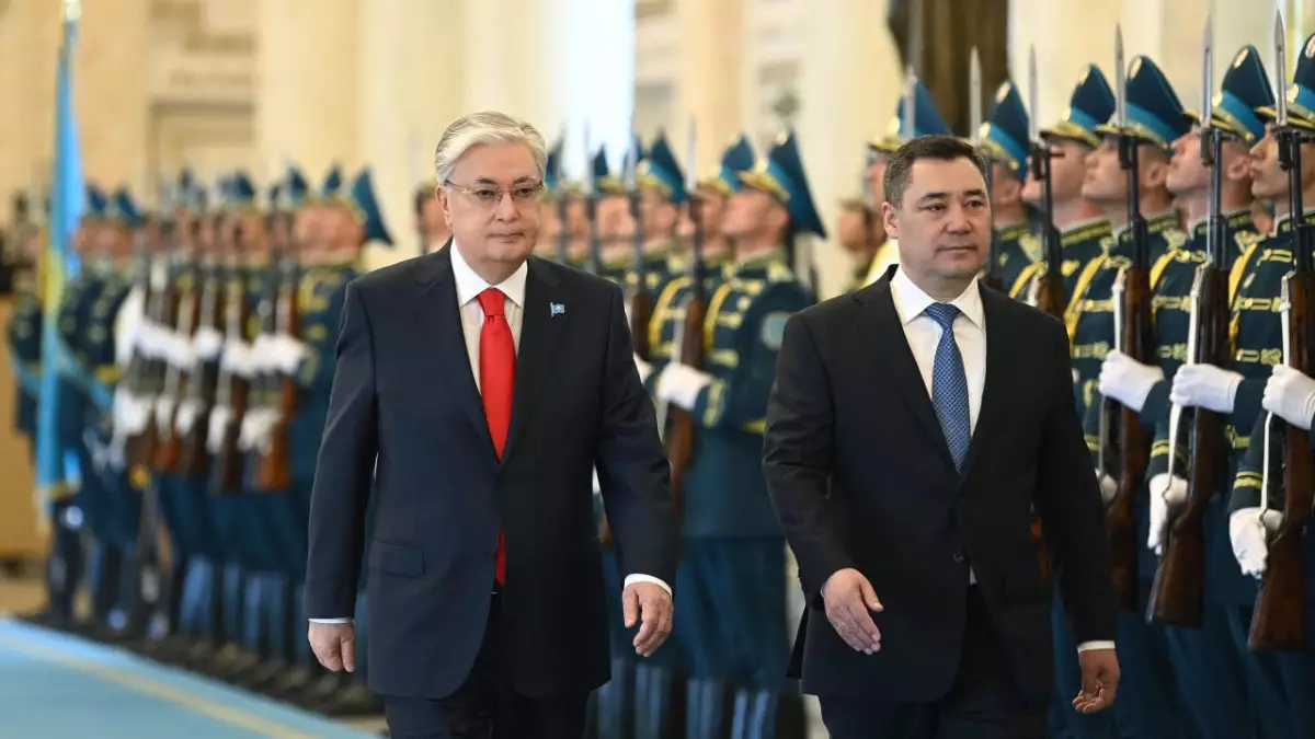Касым-Жомарт Токаев встретил Президента Кыргызстана Садыра Жапарова в Акорде