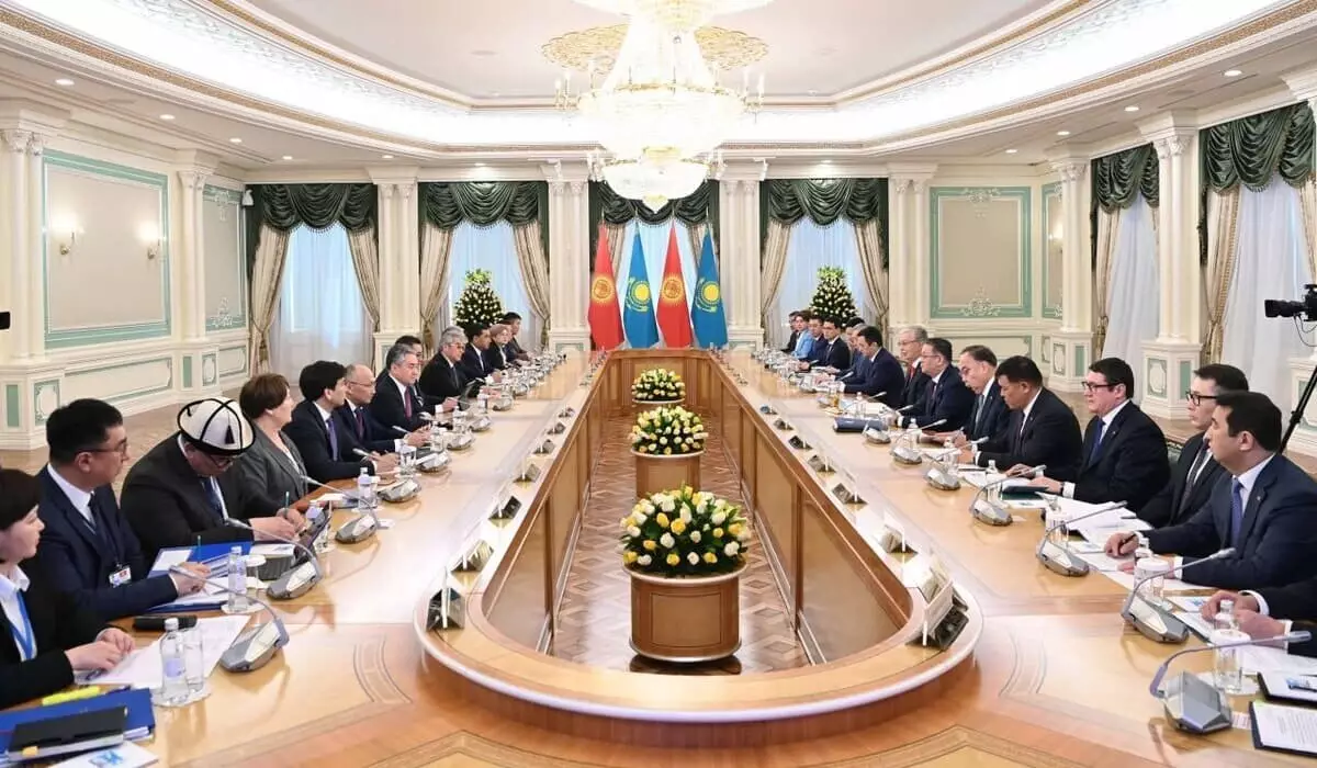 Токаев и Жапаров провели заседание Высшего межгоссовета Казахстана и Кыргызстана