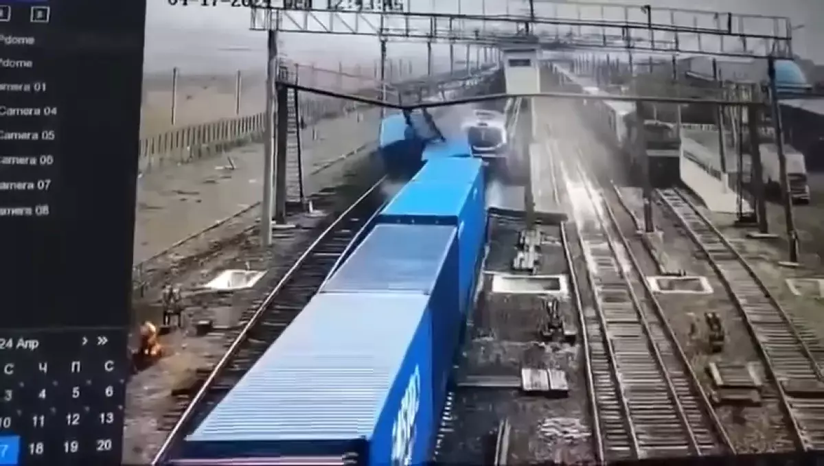 Поезд с белорусским калием потерпел крушение в Казахстане