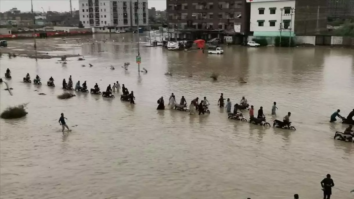 Пәкістанда су тасқынынан 76 адам қаза тапты