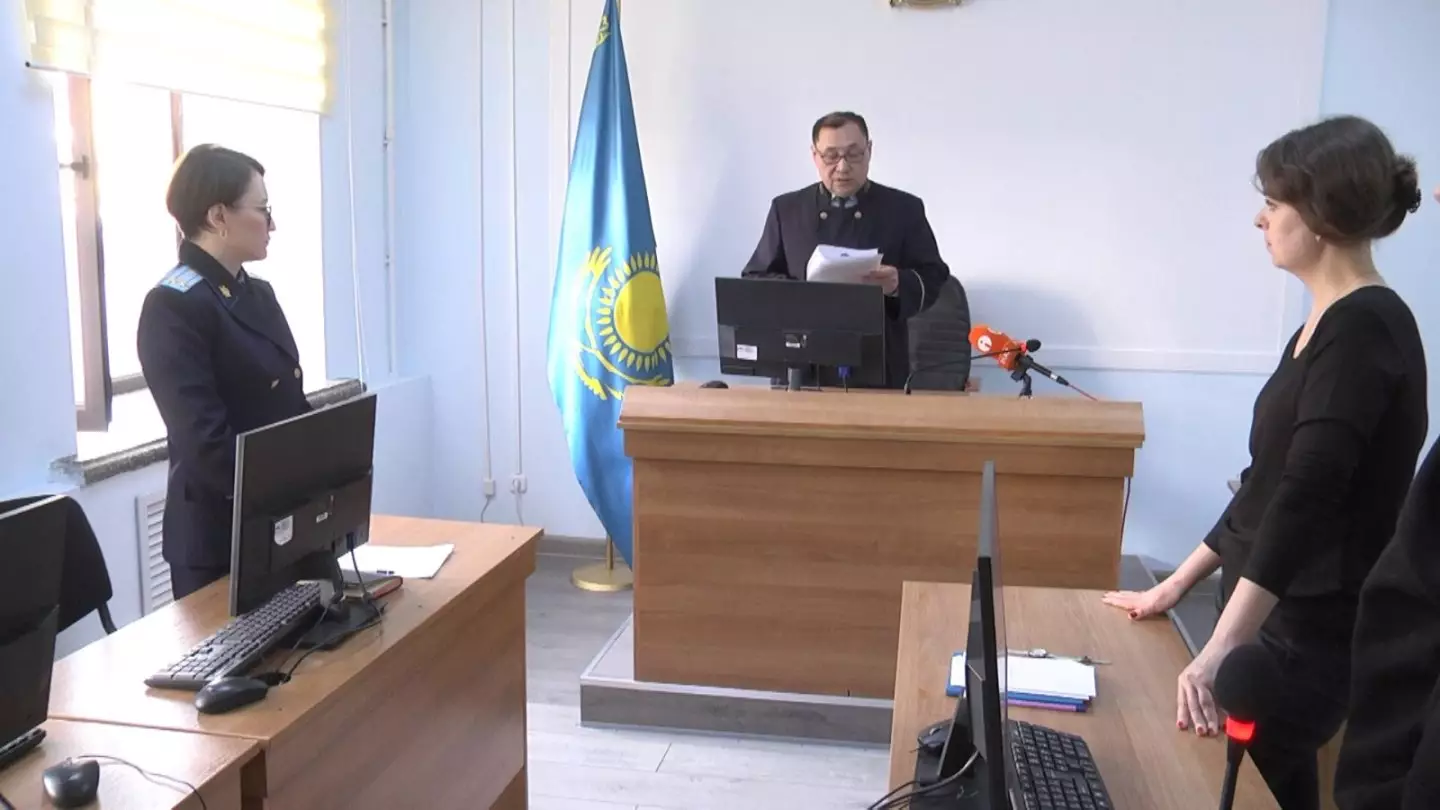 «Хотел посмеяться»: 9-классника из Темиртау осудили за звонок о бомбе в школе
