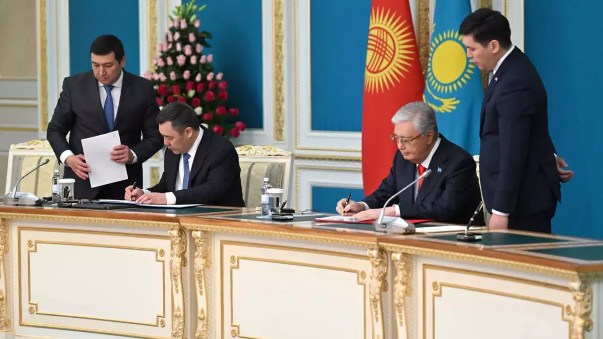 Президенты Казахстана и Кыргызстана подписали ряд документов