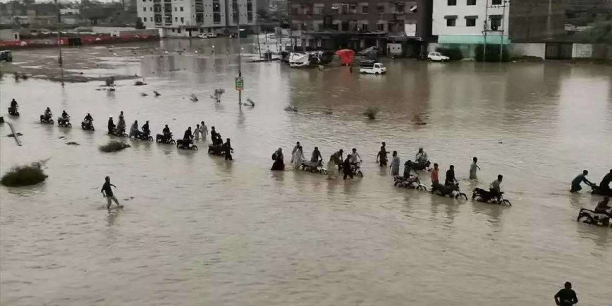 Пәкістанда су тасқынынан 76 адам қаза болды