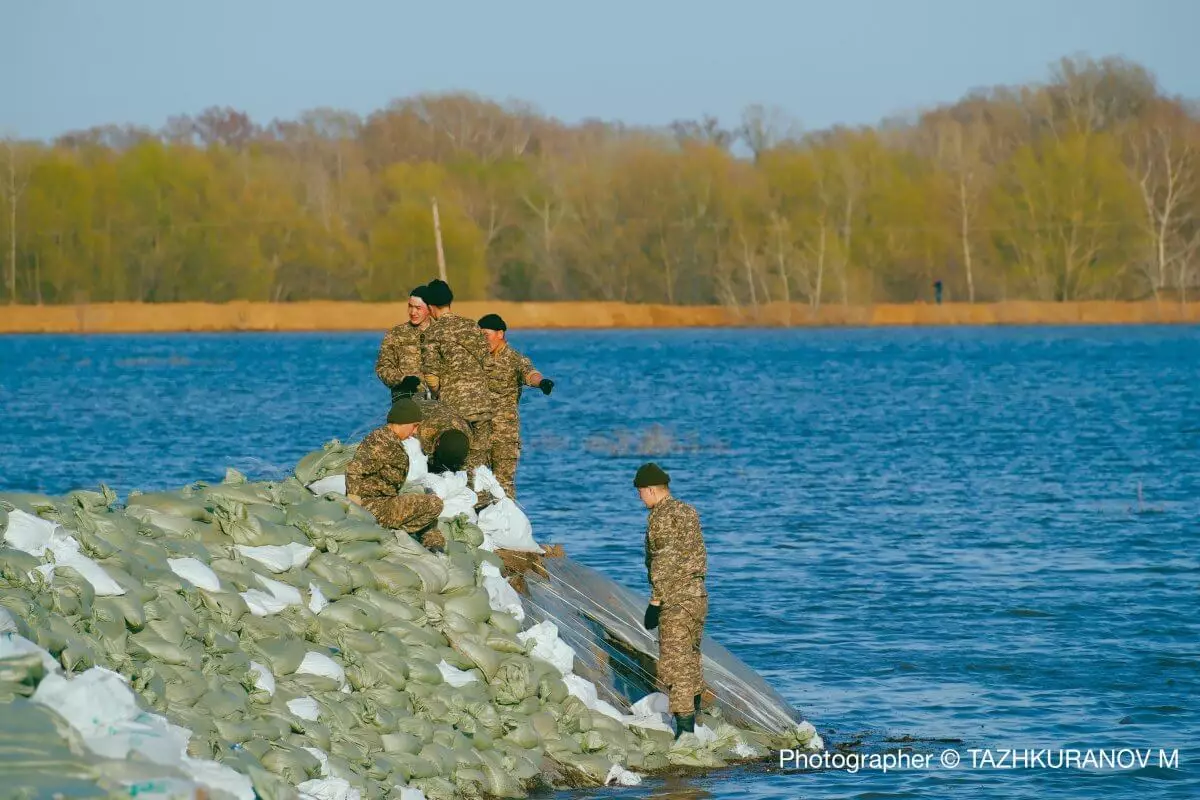 В боевой готовности: военные могут заменить инженеров гидротехников на паводках?