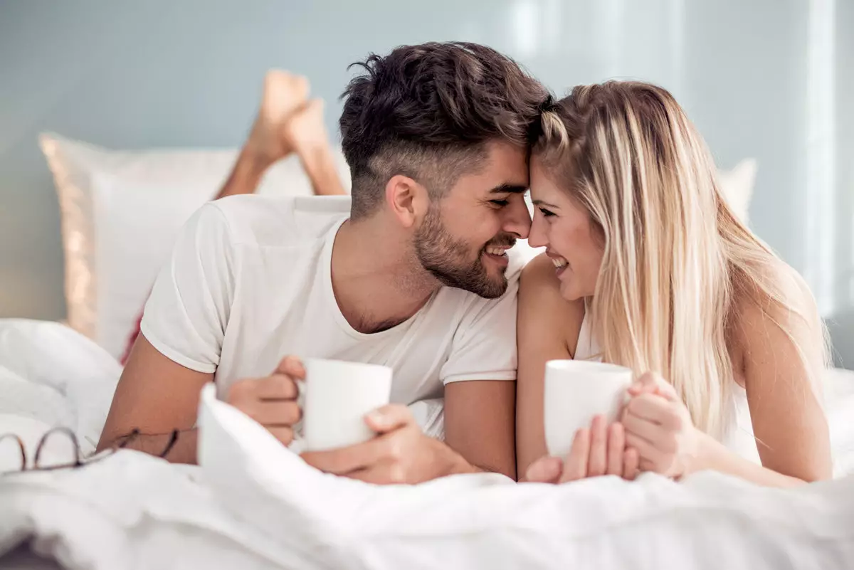 Можно ли мужу и жене спать в разных комнатах: объясняет психолог