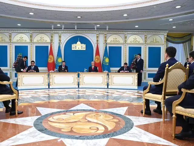 Эдуард Полетаев: Отмечается реальное усиление диалога между Астаной и Бишкеком