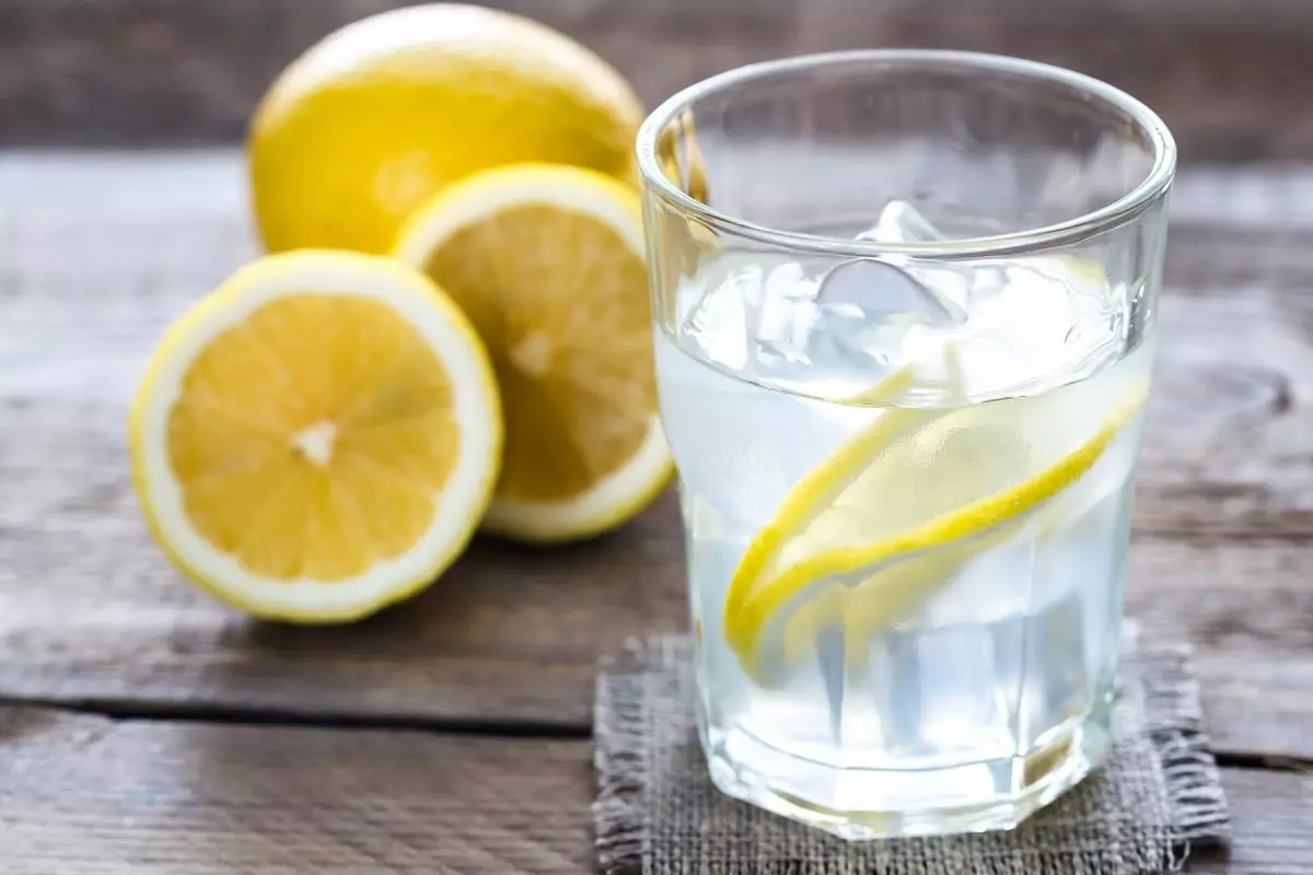 Как любители воды с лимоном доводят себя до рака 