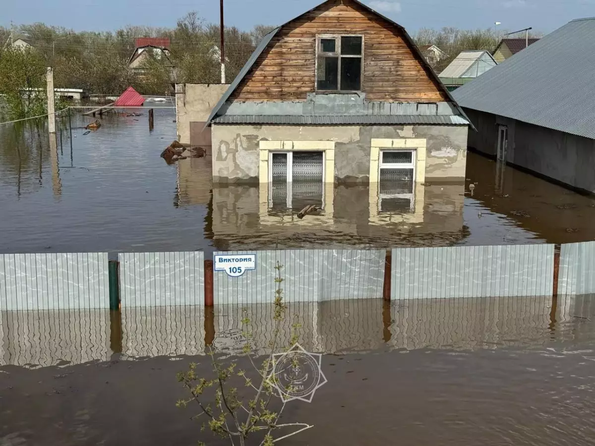 Из затопленных дач Уральска эвакуировали 1376 человек