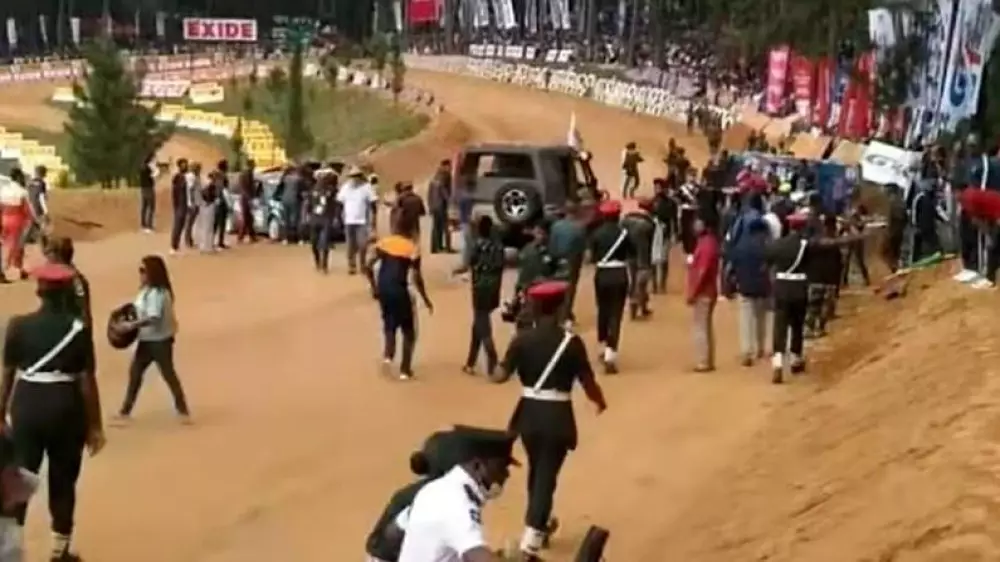 Спорткары въехали в толпу людей в Шри-Ланке: семь погибших