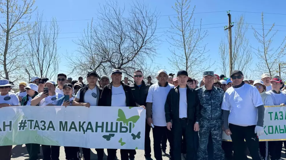 Акция "Таза Қазақстан" продолжается в районе Мақаншы области Абай