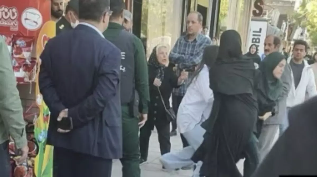 В Иране появилась новая служба по контролю за ношением хиджаба