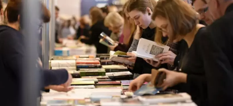 Международный день книги: впервые книжная ярмарка прошла в Семее
