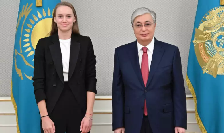 Президент Казахстана поздравил Елену Рыбакину с триумфом в Штутгарте