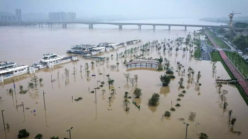 Сильное наводнение в Китае: эвакуированы 50 тысяч человек, есть пропавшие