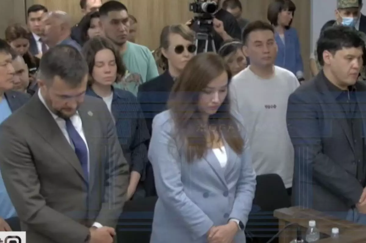 Российская журналистка Ксения Собчак приехала присутствовать в зале суда Бишимбаева