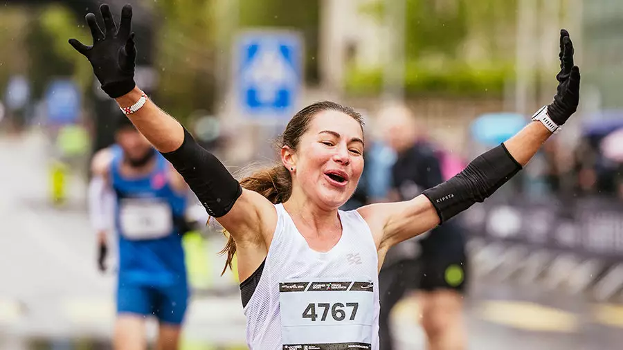 Российская бегунья выиграла марафон в Европе с личным рекордом. Она кардинально изменила свою жизнь