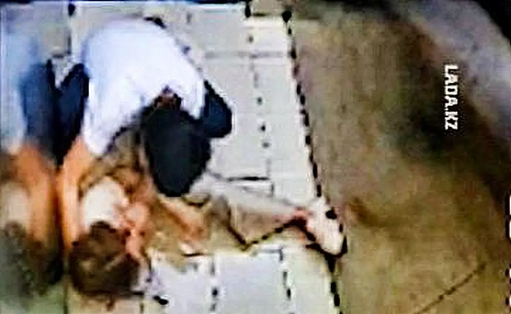 Напавший на жену при детях мужчина помещен в ИВС в Актау
