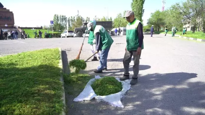 В Шымкенте в рамках акции «Киелі мекен» очистили территорию зон отдыха