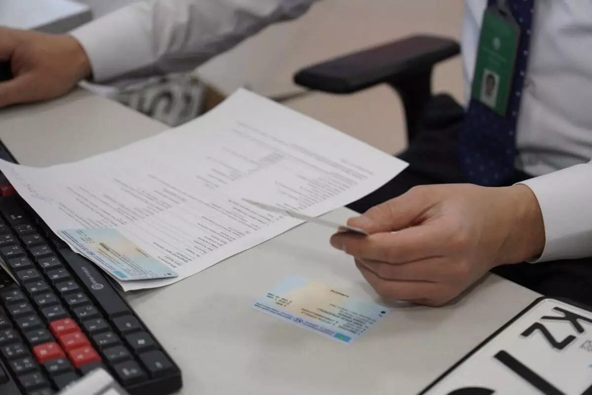 Изменились правила регистрации транспортных средств и подготовки водителей в Казахстане