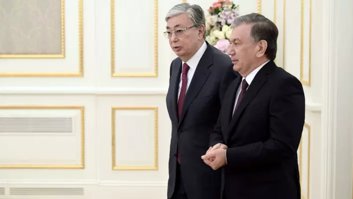 Президент Казахстана поблагодарил Мирзиёева за помощь в связи с паводками