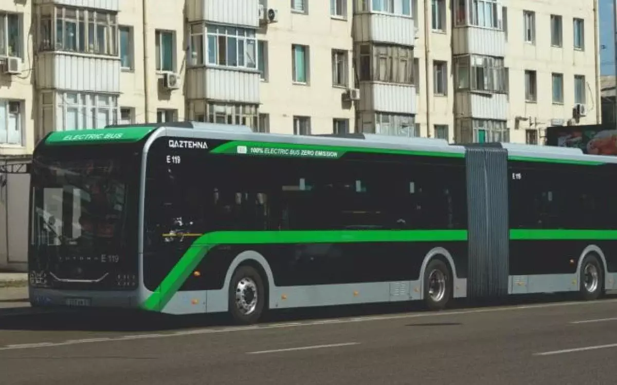 40 новых 18-метровых автобусов выехали на маршруты в Астане
