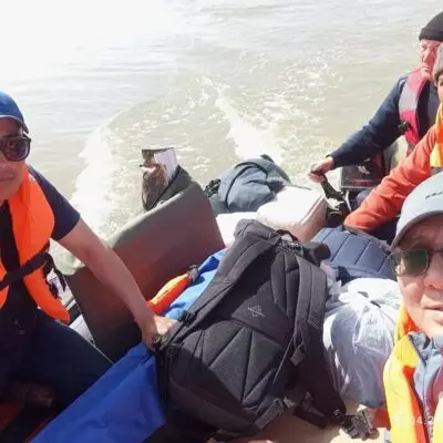 Активисты ОФ «Әділдік және Өркендеу» отправили гумпомощь и моторную лодку в села Костанайской области
