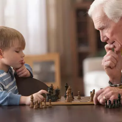 5 случаев, когда бабушкам и дедушкам лучше промолчать: не говорите такого своим внукам