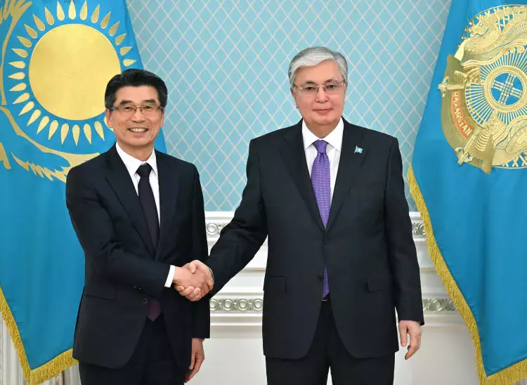 Президент Казахстана принял президента KIA Corporation