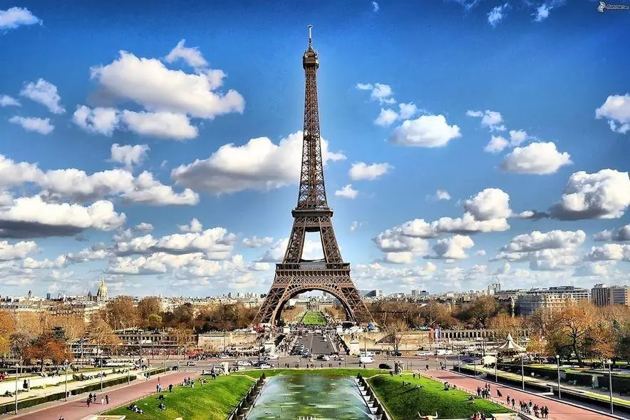 В преддверии Олимпиады в Париже стремительно дешевеют отели