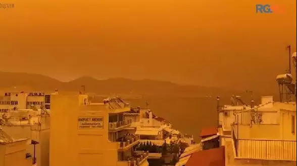 Гигантские облака пыли из Сахары накрыли Грецию