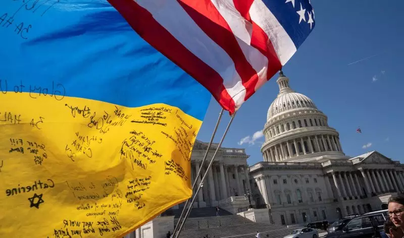 Сенат США окончательно утвердил пакет помощи Украине