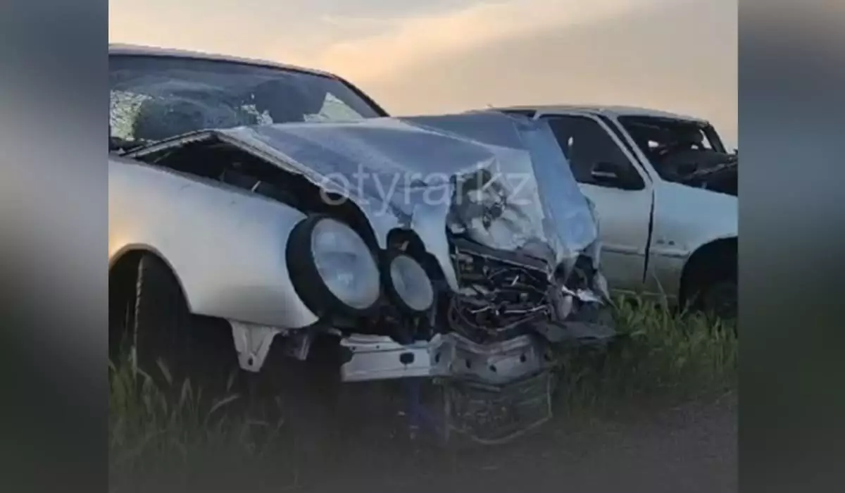Жуткое ДТП в Шымкенте: авто столкнулись лоб в лоб, есть погибший